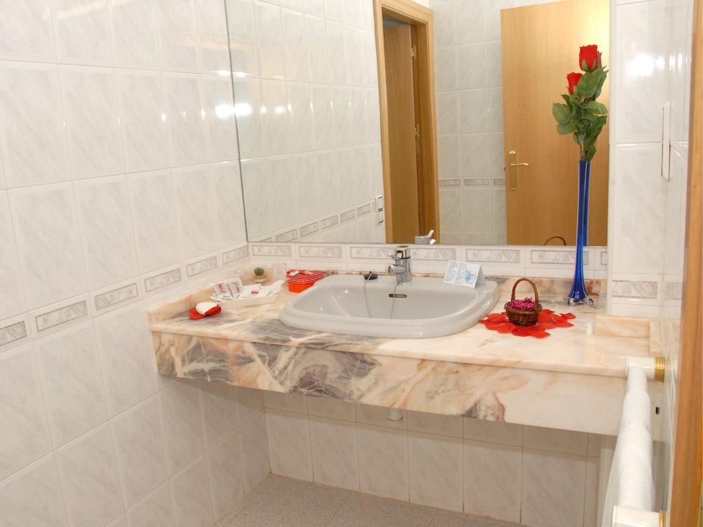 La Imperial Hotell Luceni Exteriör bild
