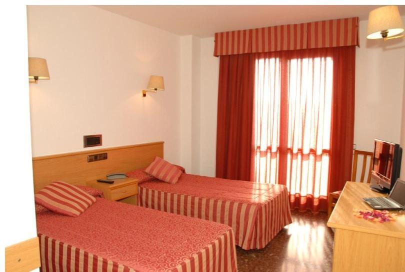 La Imperial Hotell Luceni Rum bild